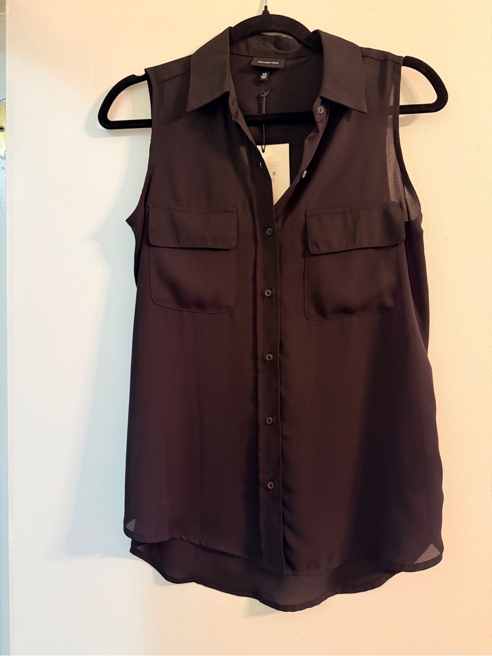 Who What Wear Sleeveless Button-Front Blouse in Black